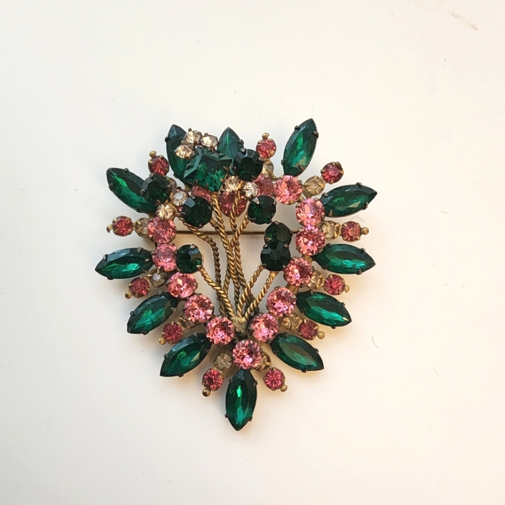 Fashioncraft By Robert - pink & green HEART with A bouquet of flowers BROOCH